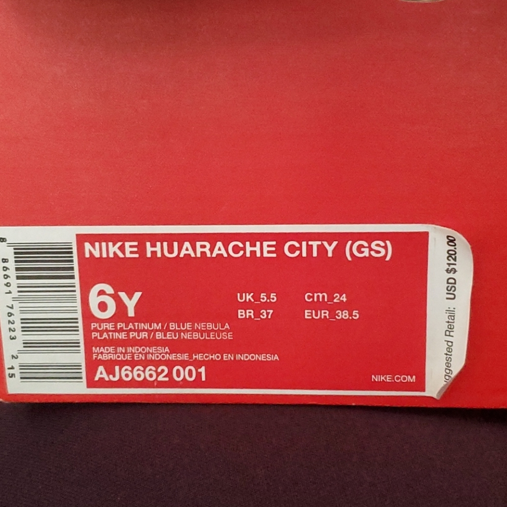 Nike Huarache City/ Grade School Size 6